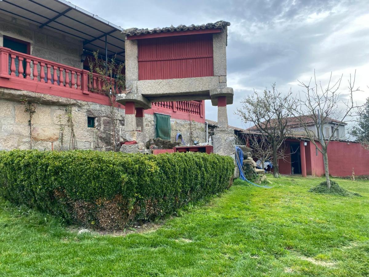 Сasa de vacaciones Entero Con Piscina Y Jardin. Ourense