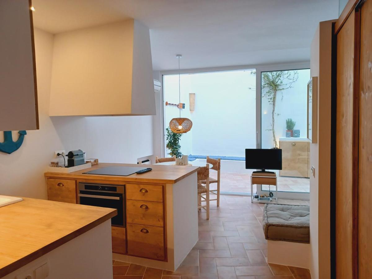 Apartment Apto En 1ra Linea Carrer Les Voltes Parking Gratis