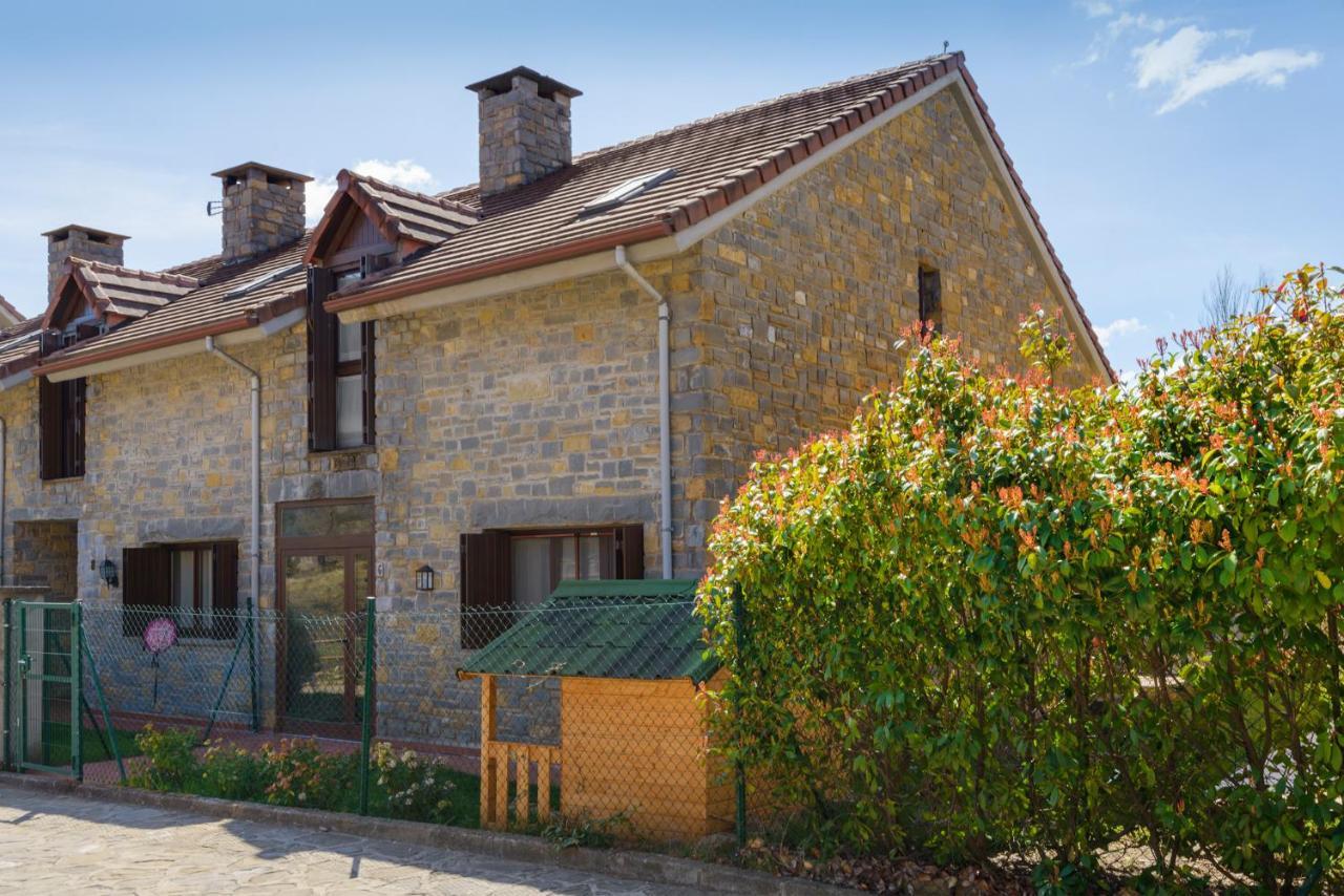 Сasa de vacaciones Casa Con Jardin En