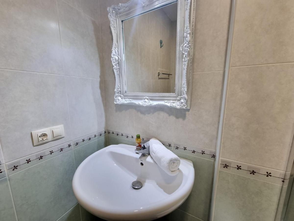 Apartment Los Olivos Con Piscina A 5km De