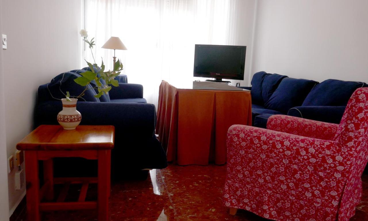 Casa Soleada En Calle Tranquila Sevilla