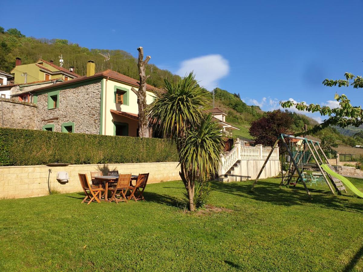 La Pumarada De Limes Holiday home *