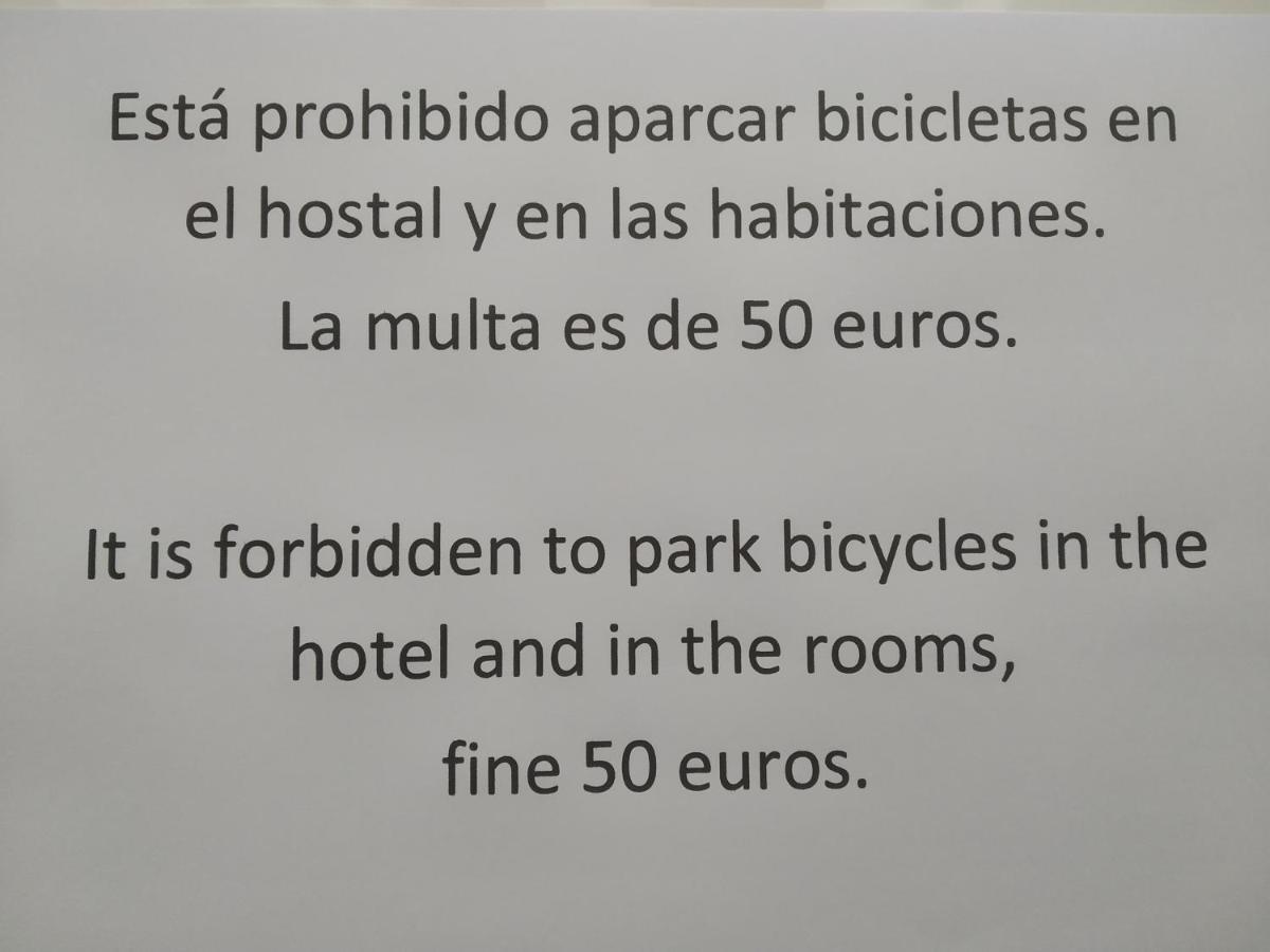 Hostal12 Hotel