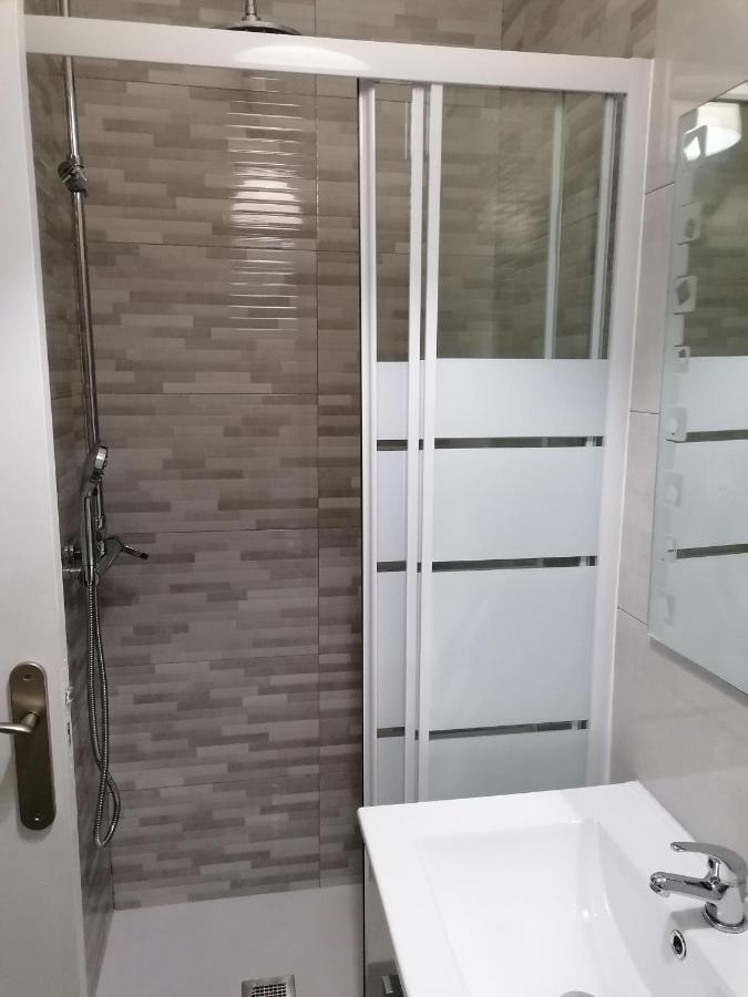 Avec Piscine Proche De La *