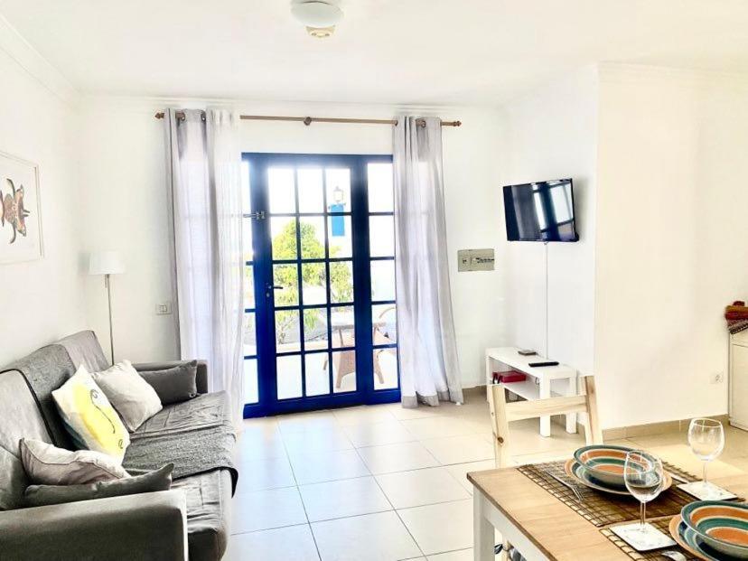 Apartment Atalaya, Central And Quiet With Sea And Pool Views