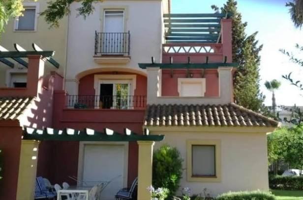 El Paraiso Apartment *