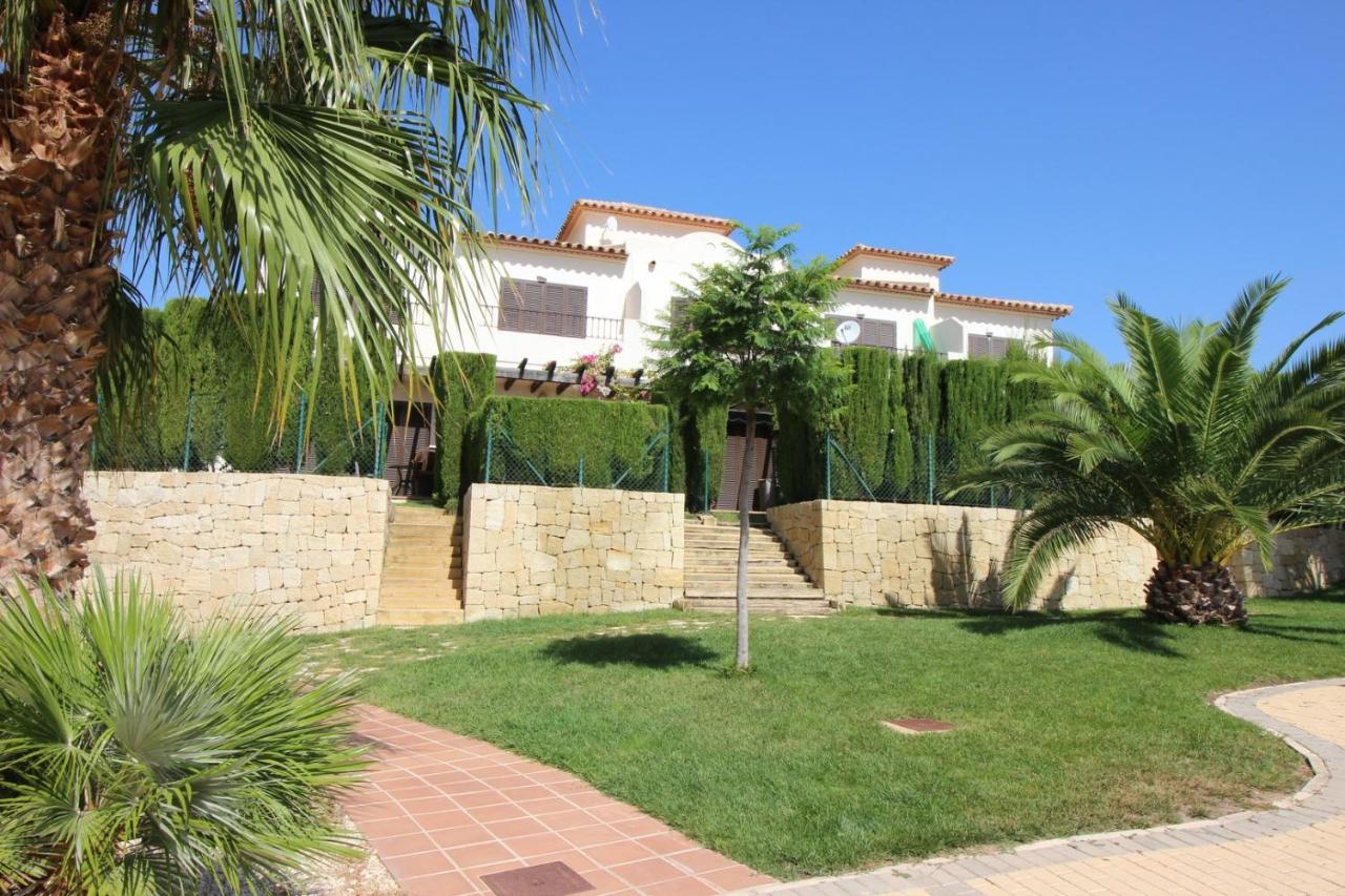 Apartamento Adosado De Estilo Mediterráneo, Con Jardín Y Vistas Finestrat
