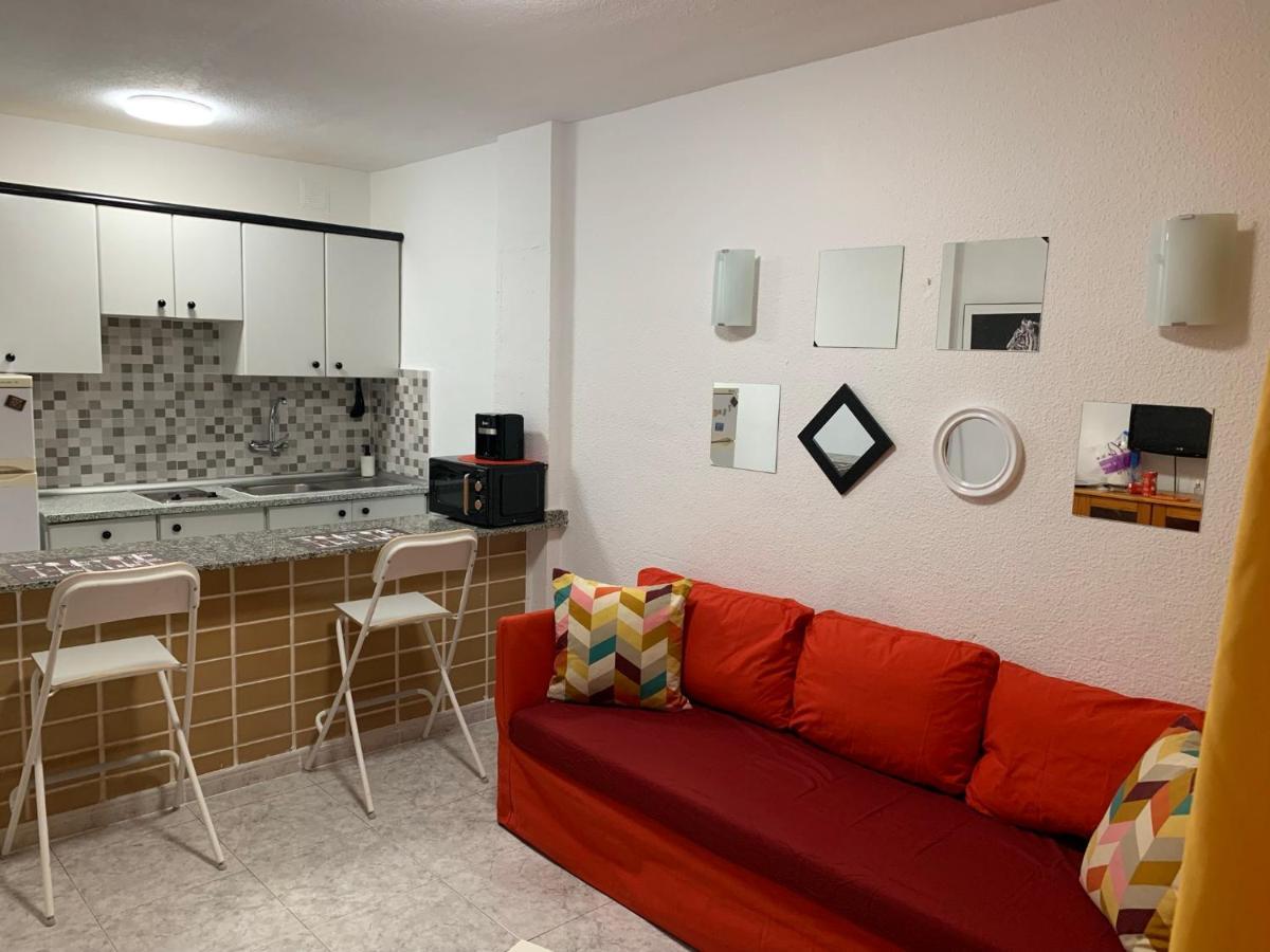 Teneguia-yumbo I * Playa del Ingles (Gran Canaria)