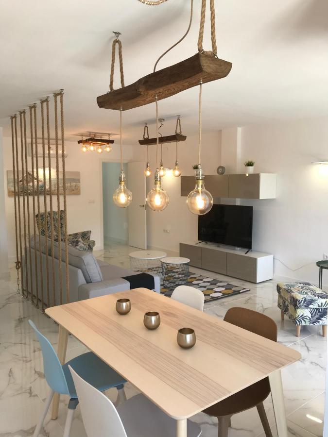 New 2br 100m-to-beach Free Parking Apartamento