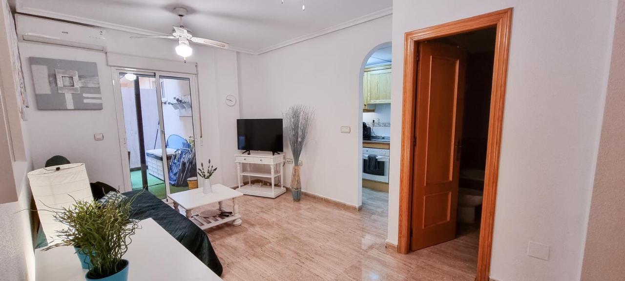 Cozy 200m From The Apartment Torrevieja