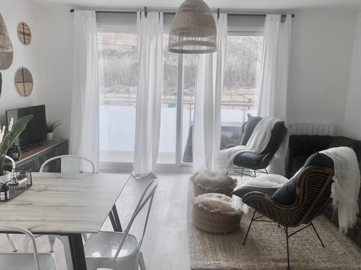 Apartamento Precioso En Con Terraza,piscina,parque Infantil Y Parking Monzón