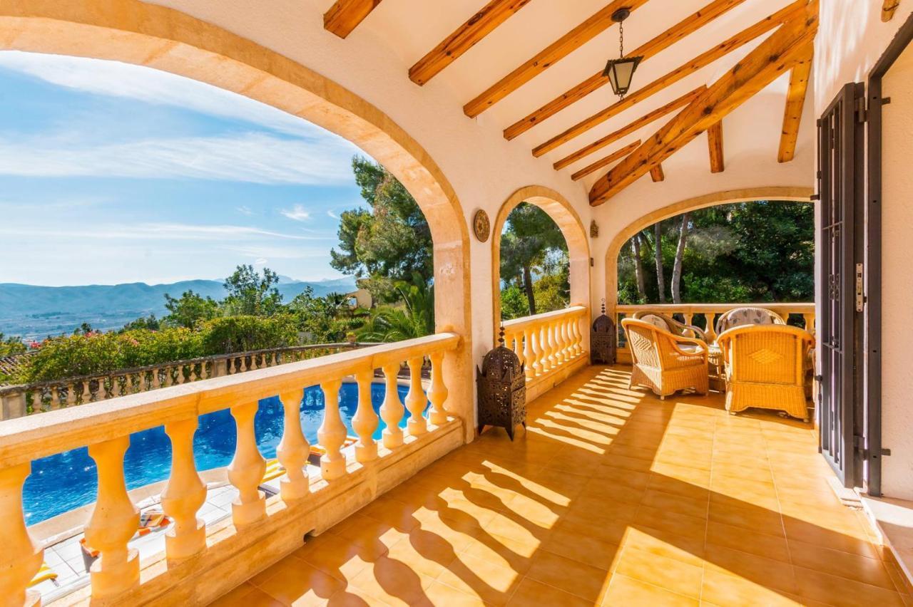 Villa Lydias Walk By