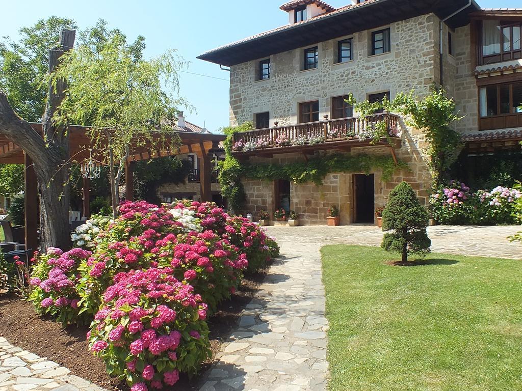 El Pomar Guest house Novales