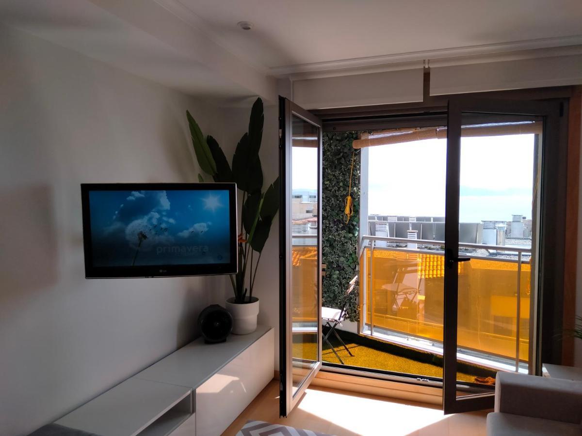 Carles Deluxe Ocean View Apartment