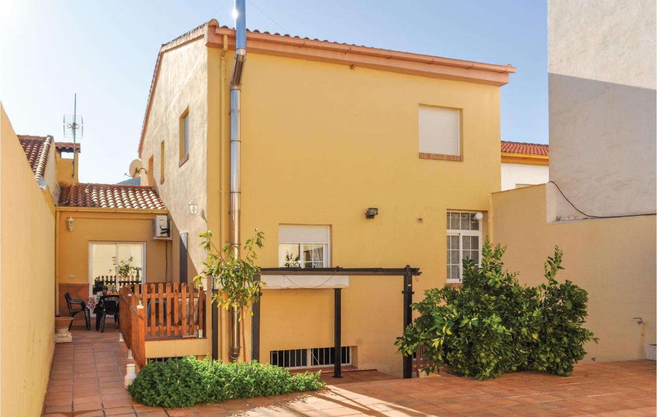 Cozy In Olivares With Outdoor Swimming Pool