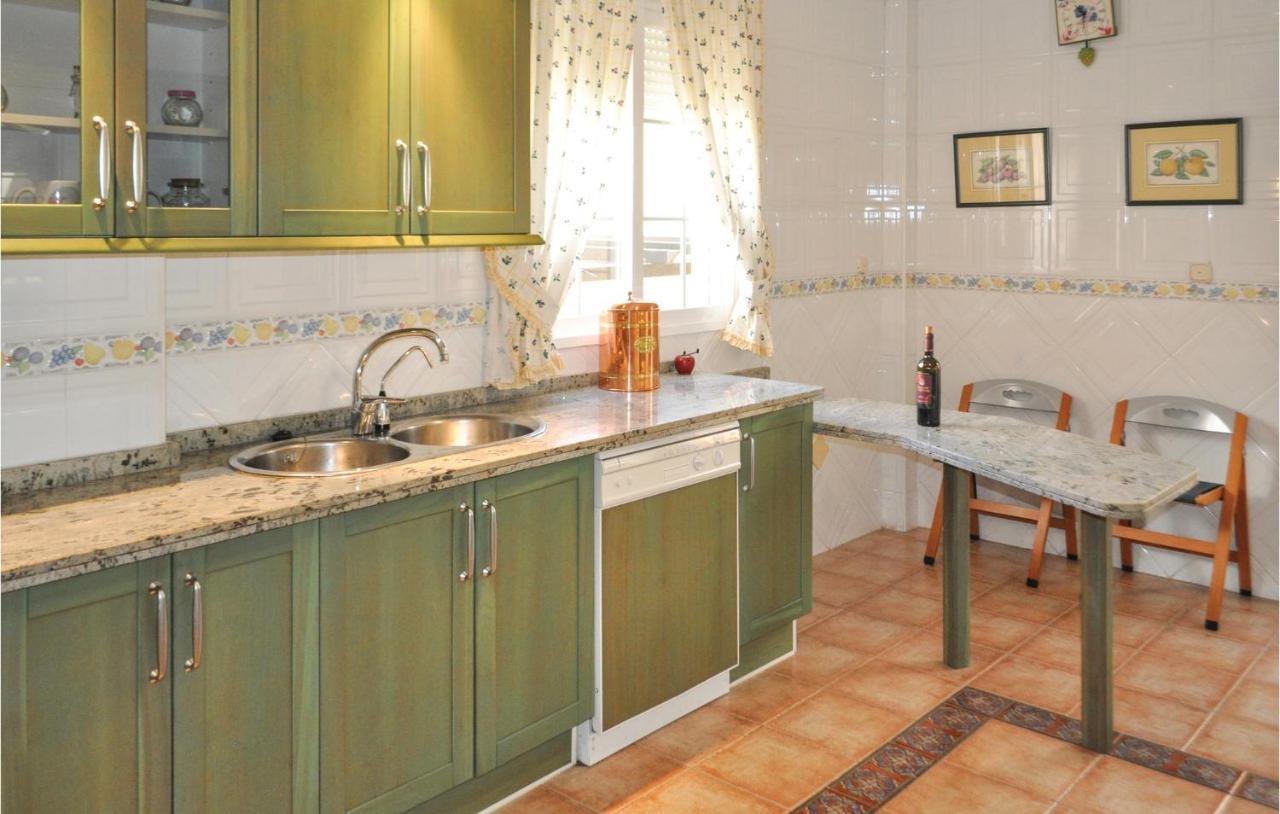 Cozy In Olivares With Outdoor Swimming Pool Сasa de vacaciones *
