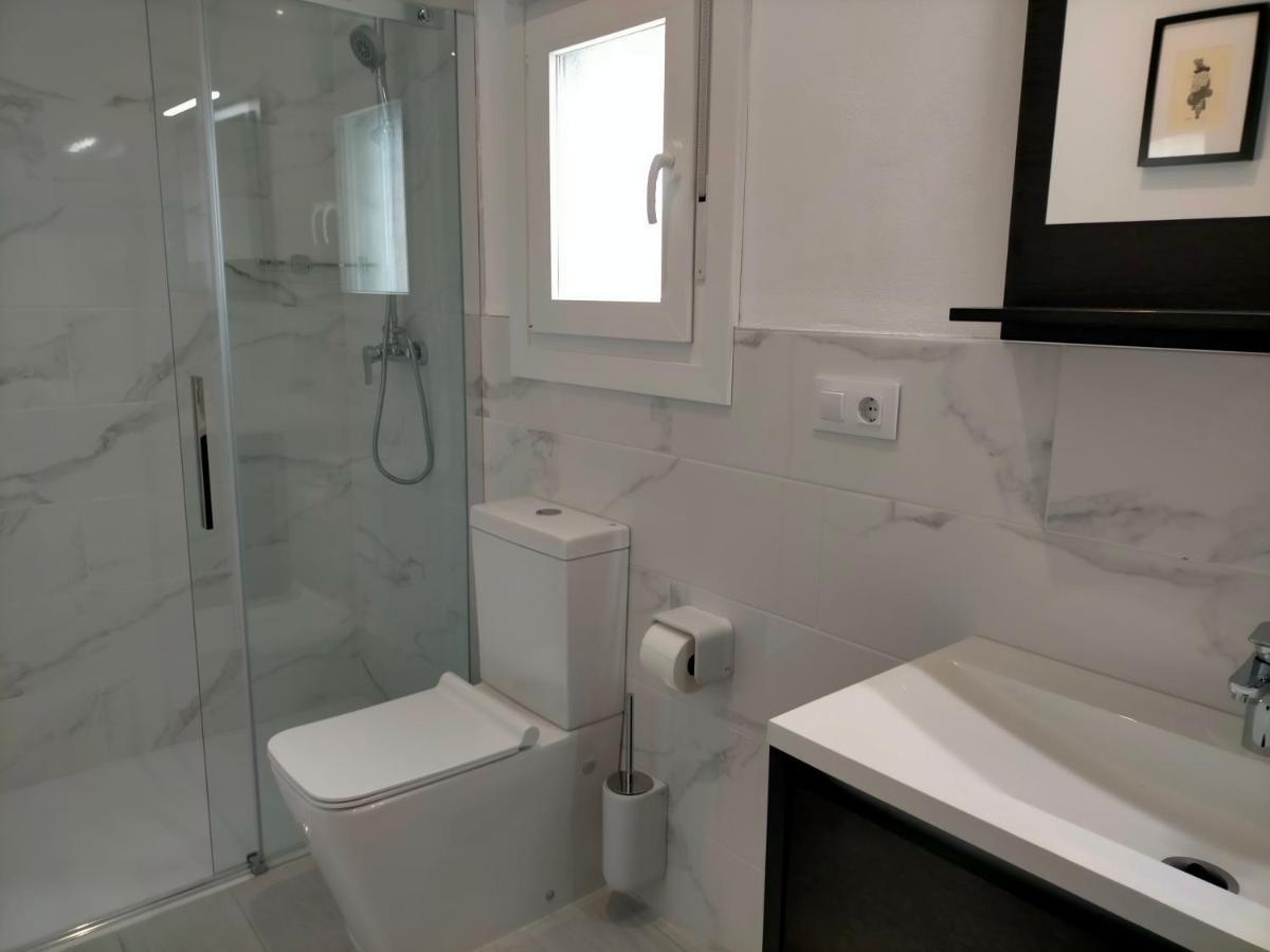 Con Terraza Y Piscina Comunitaria Apartamento *