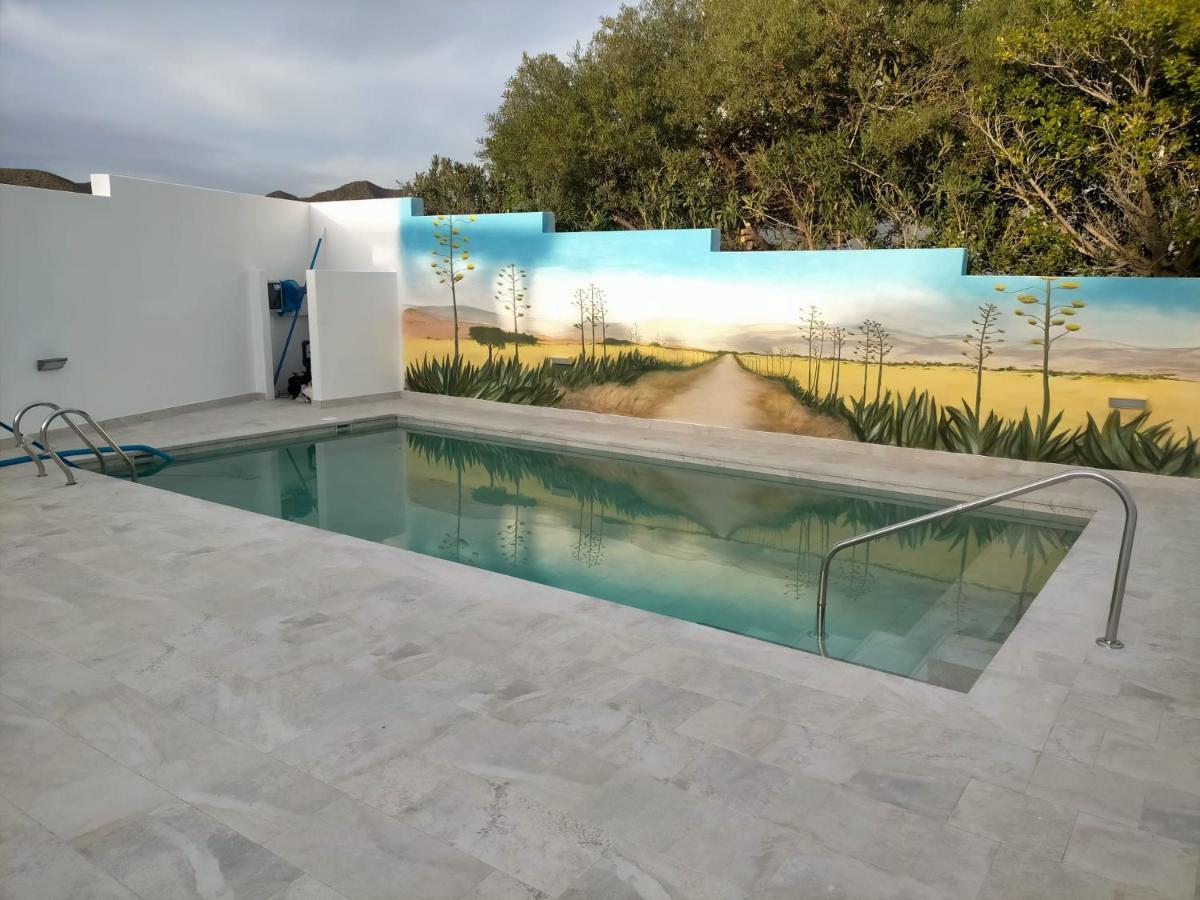 Con Terraza Y Piscina Comunitaria Apartamento