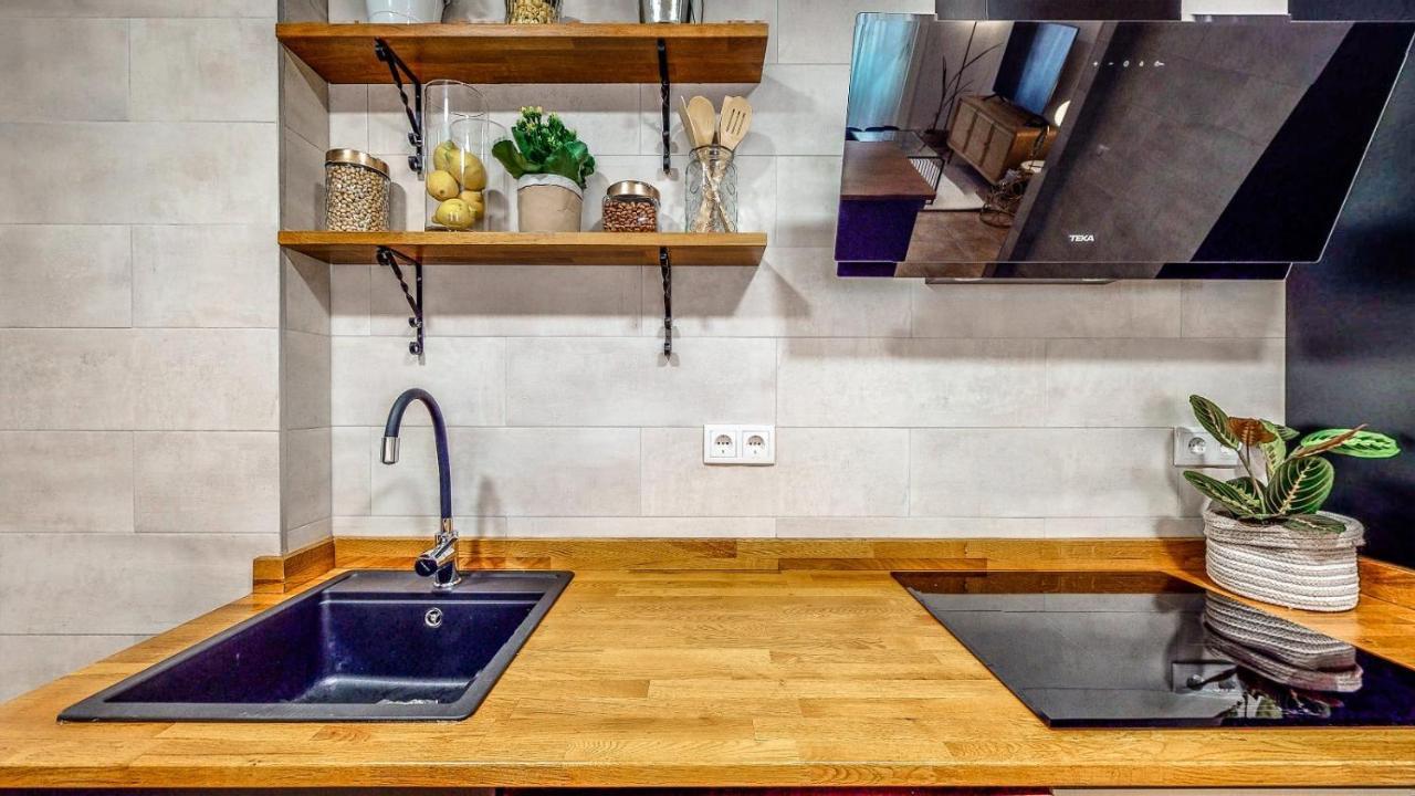 Holisplace- Lovely In Downtown Apartamento *