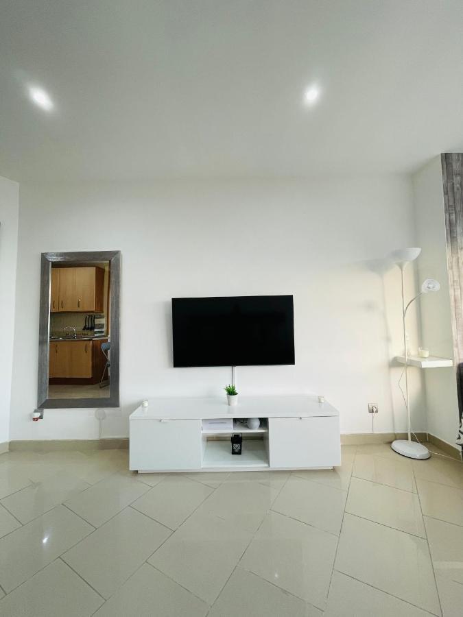 Precioso Moderno Y Con Piscina Apartamento Torremolinos