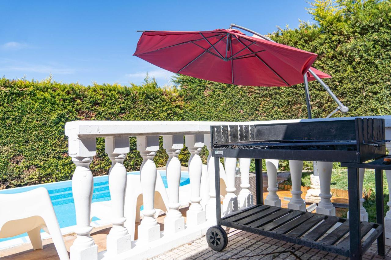 Lujosa Privada Con Piscina * Huelves