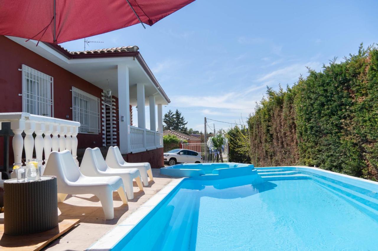 Lujosa Privada Con Piscina Villa