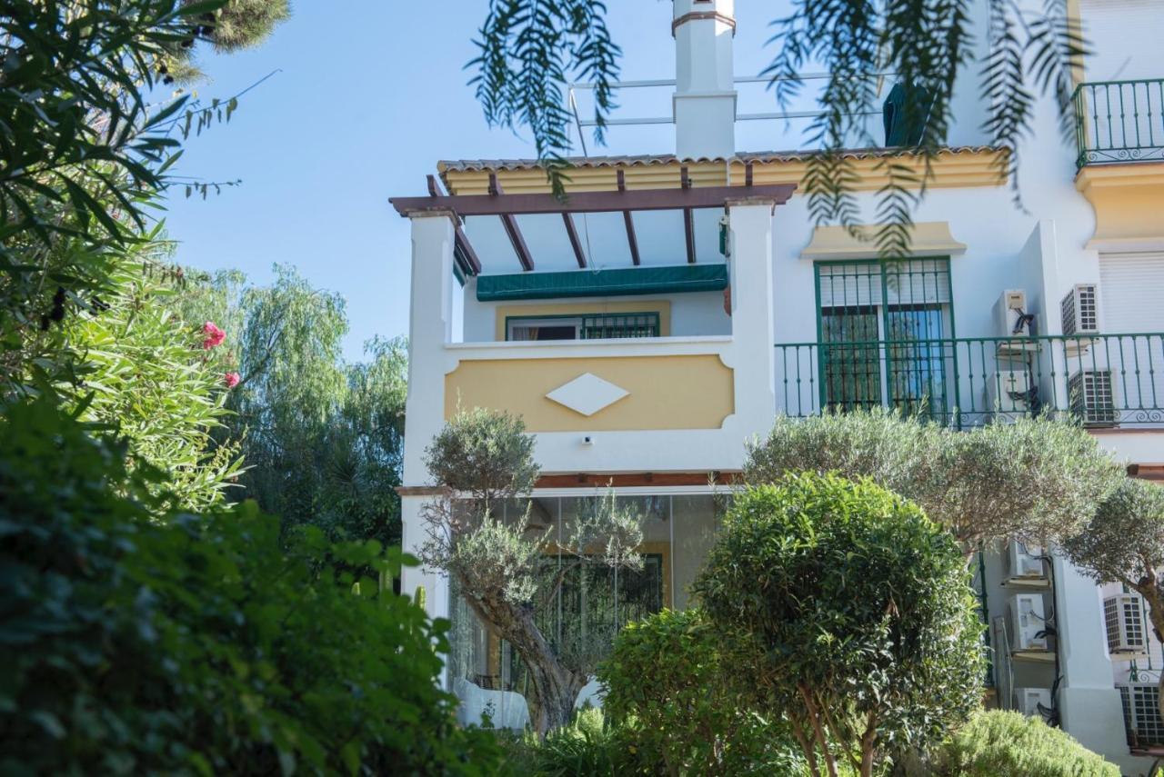 Apartment Spacious Flat With Pool In
