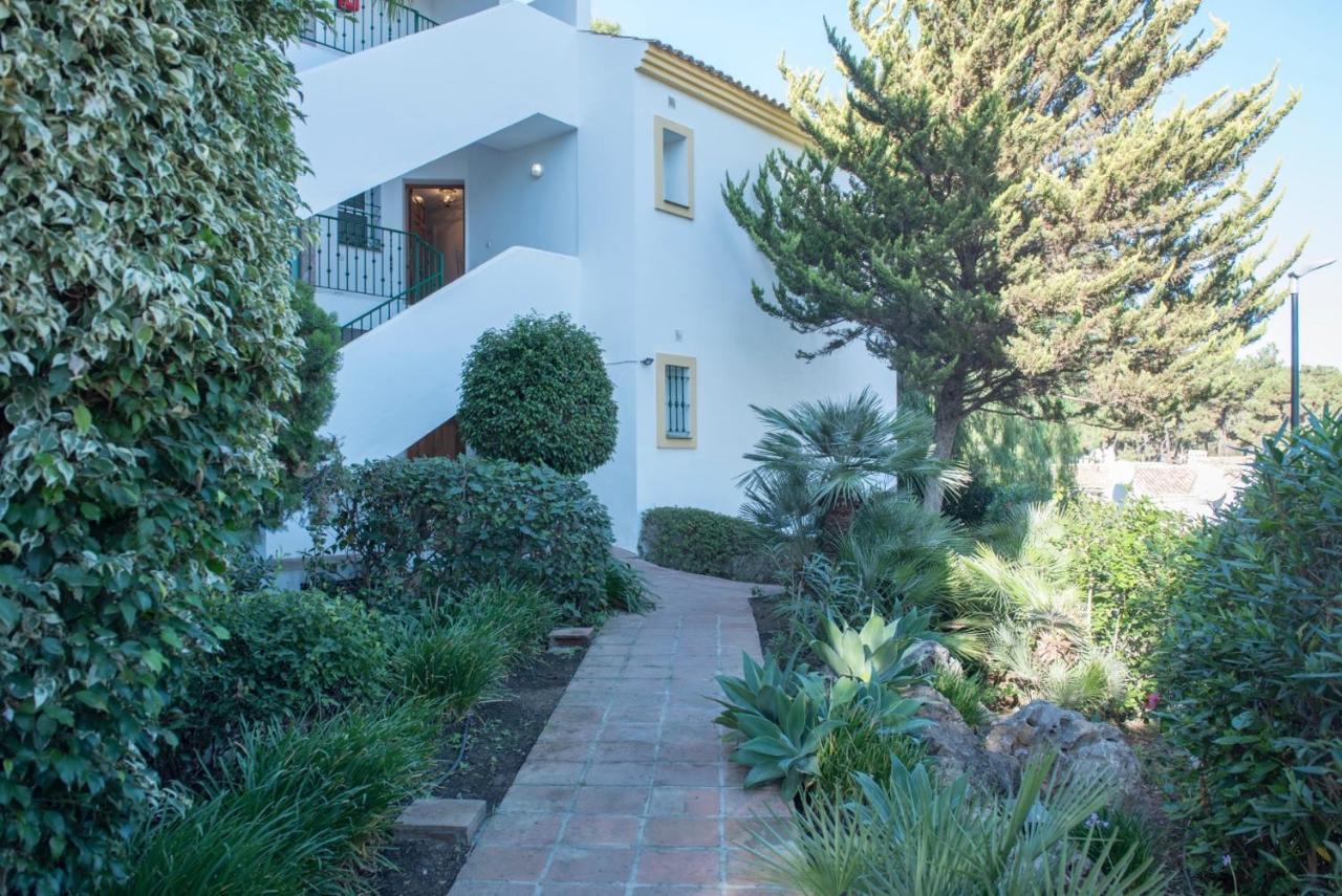 Spacious Flat With Pool In Marbella