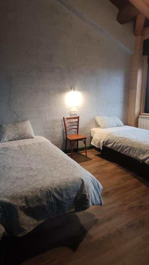 De Peregrinos Casa Flor Hostel