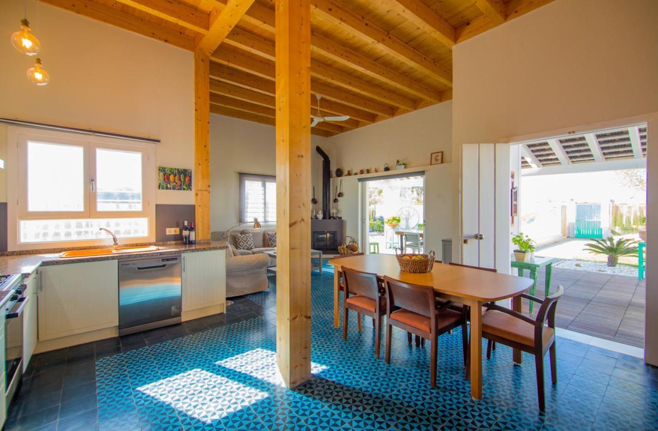 Casa Autosustentable Con Piscina, Huvagondili Zahora