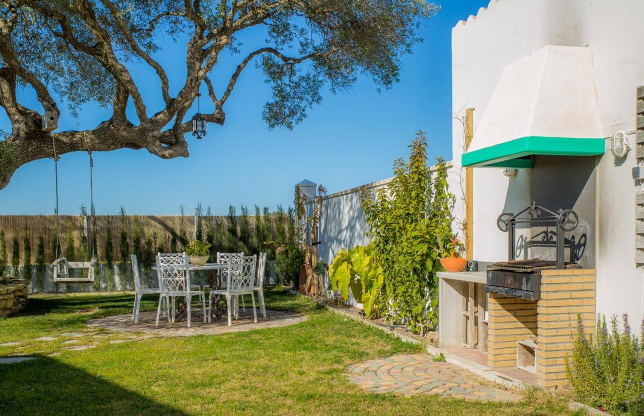 Casa Autosustentable Con Piscina, Huvagondili Holiday home