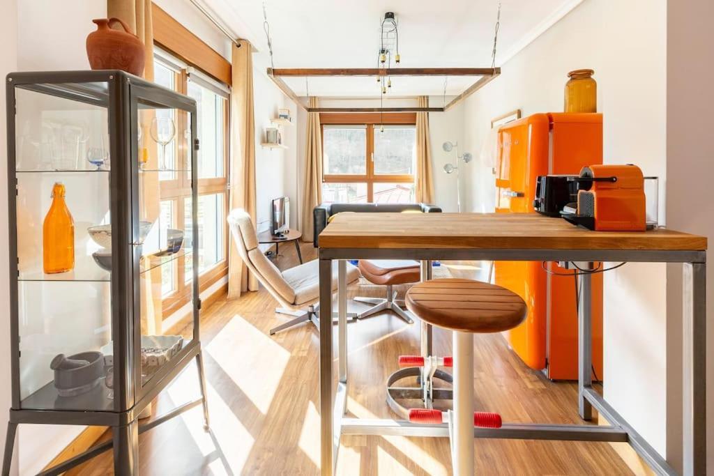 Loft Apartment *