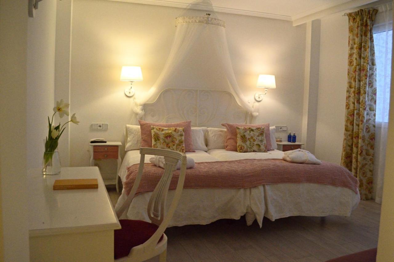 Ares Hotel 3*