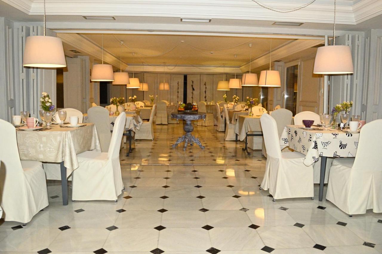 Ares Hotel