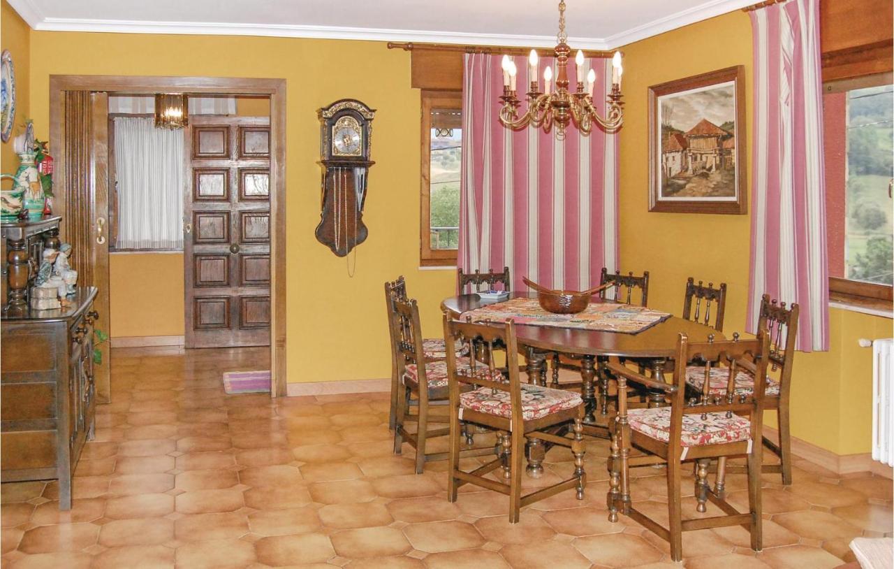 Gorgeous In Pilona With Kitchen
