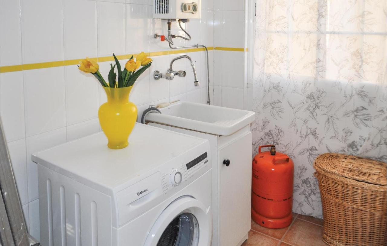 Сasa de vacaciones Cozy In Olivares With Outdoor Swimming Pool *
