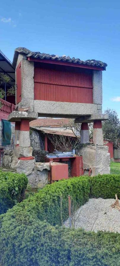Entero Con Piscina Y Jardin. Сasa de vacaciones Ourense