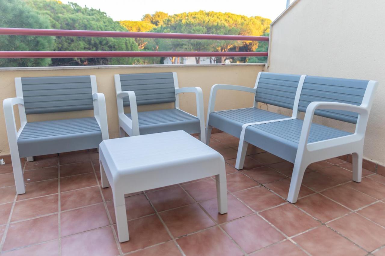 Apartamento Renovado Con Piscina, Garaje Y Vistas, Frente A La Playa De Caños De Meca.