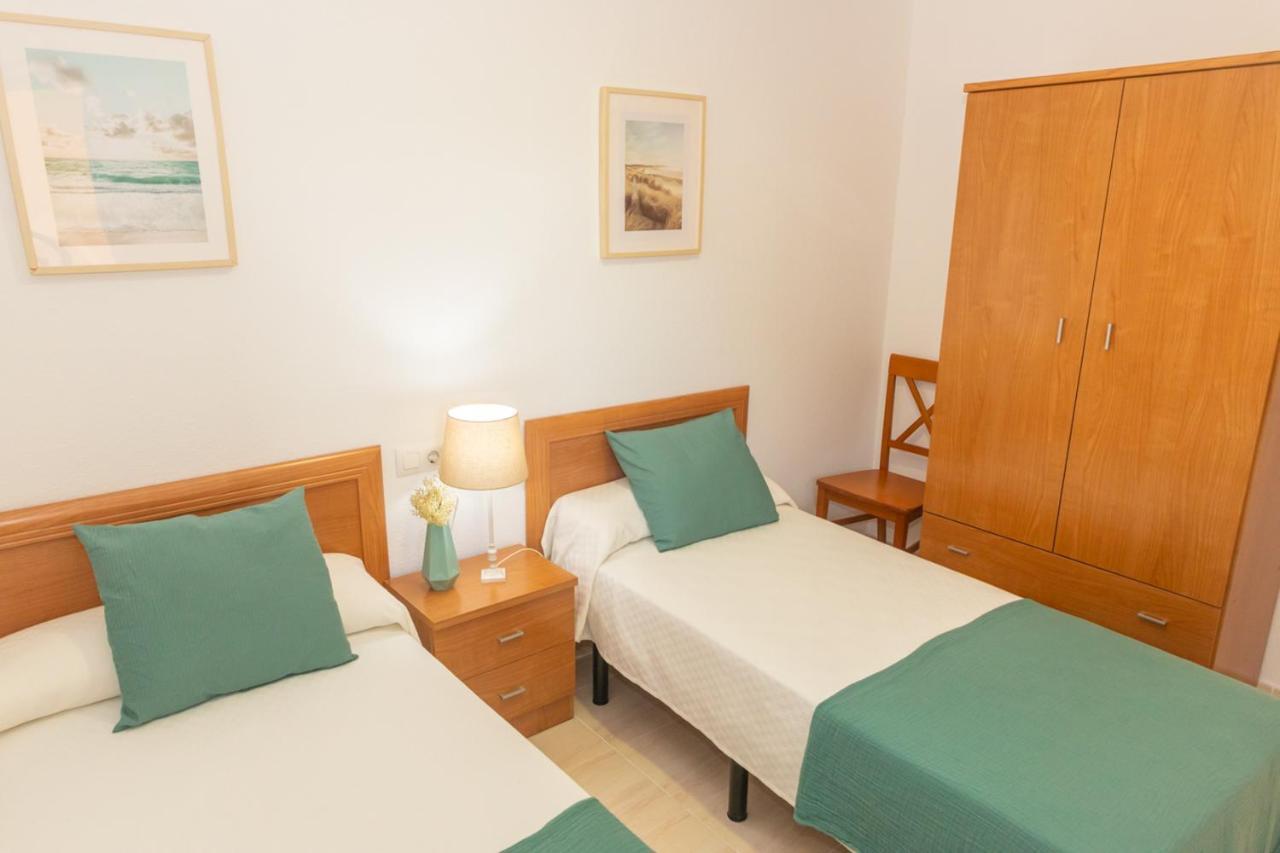 Con Piscina Y Garaje En Caños De Meca. Apartamento *