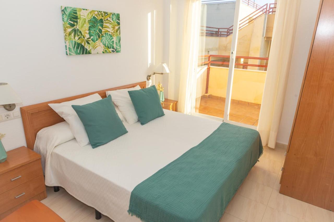 Apartamento Con Piscina Y Garaje En Caños De Meca.