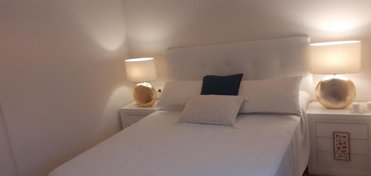 Apartamento- Atico En Mijas Costa , Con Piscina.