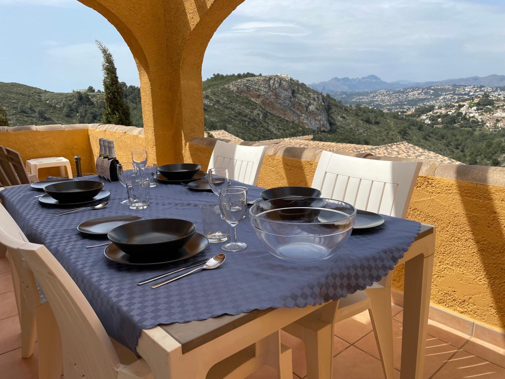 Apartment Tranquility, Sun, Breathtaking Views & 7 Minutes Drive To Sea *