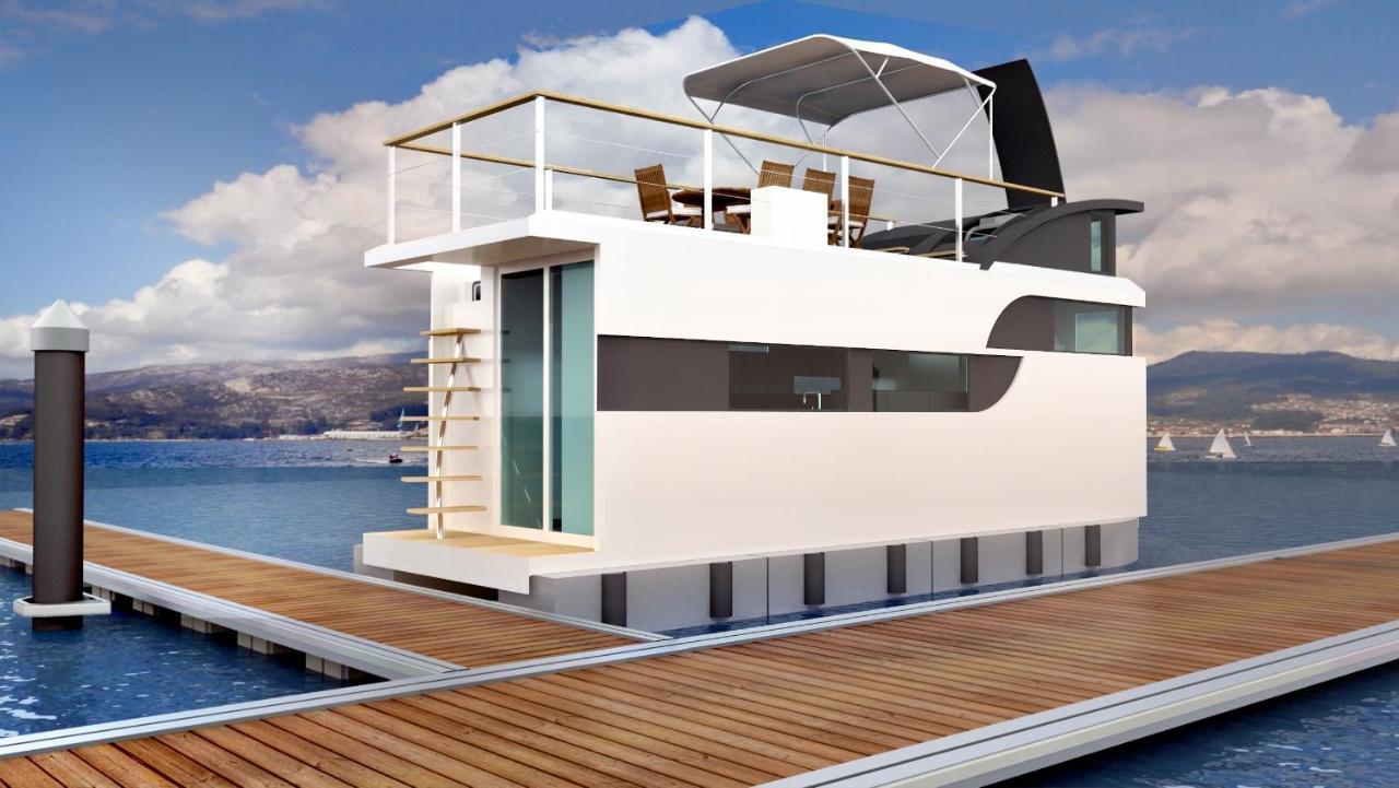 Barco-apartamento Atlantis *