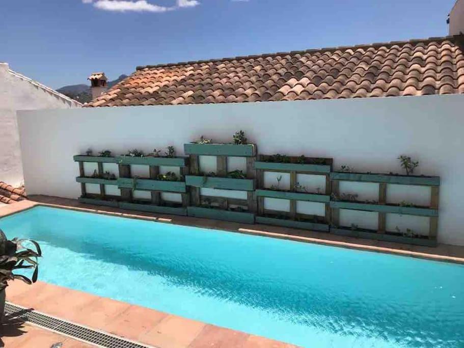 Eagles Nest - Massive Townhouse With Pool With Outstanding Views *