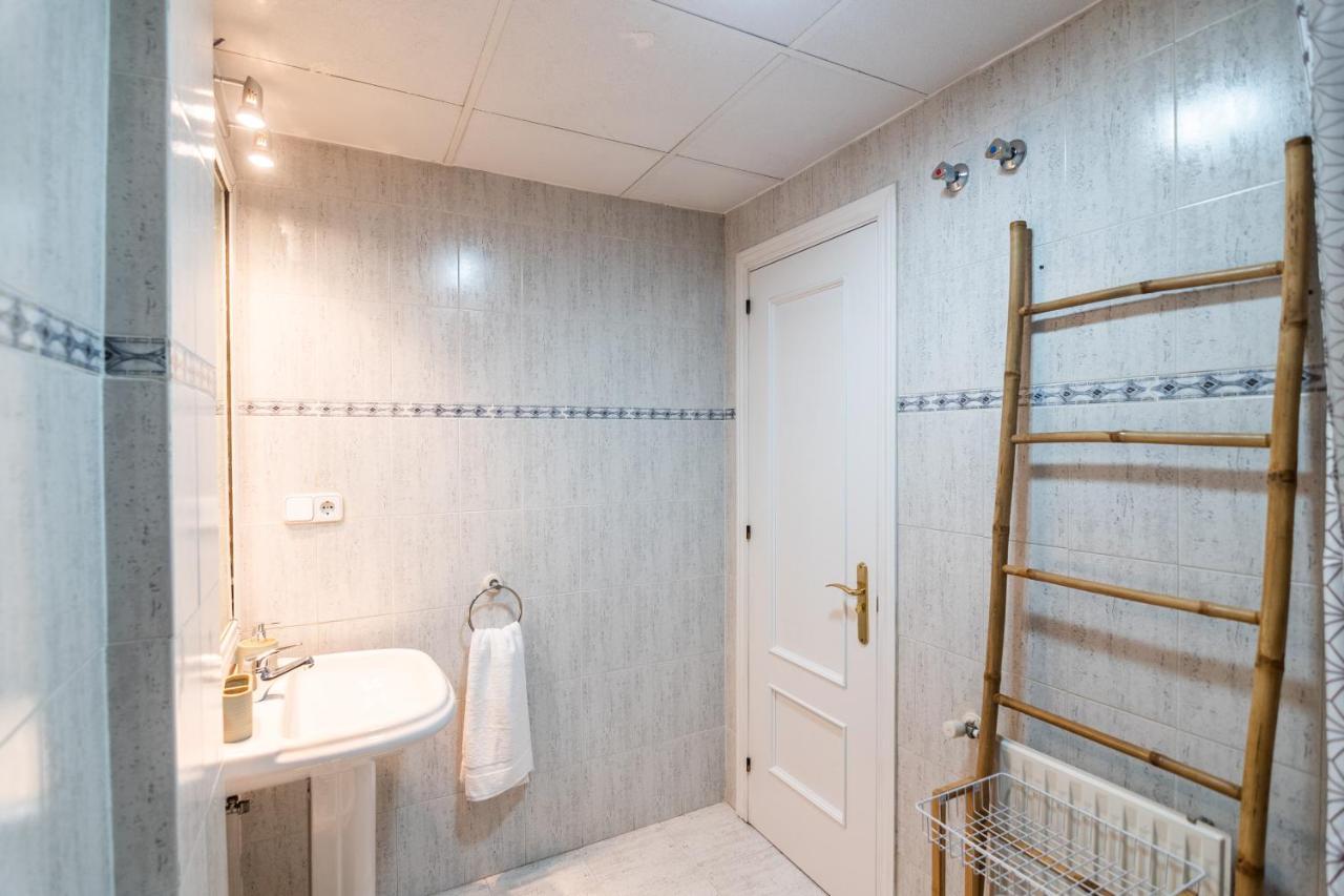 Tuguest Grisolia House - Free Parking Apartamento