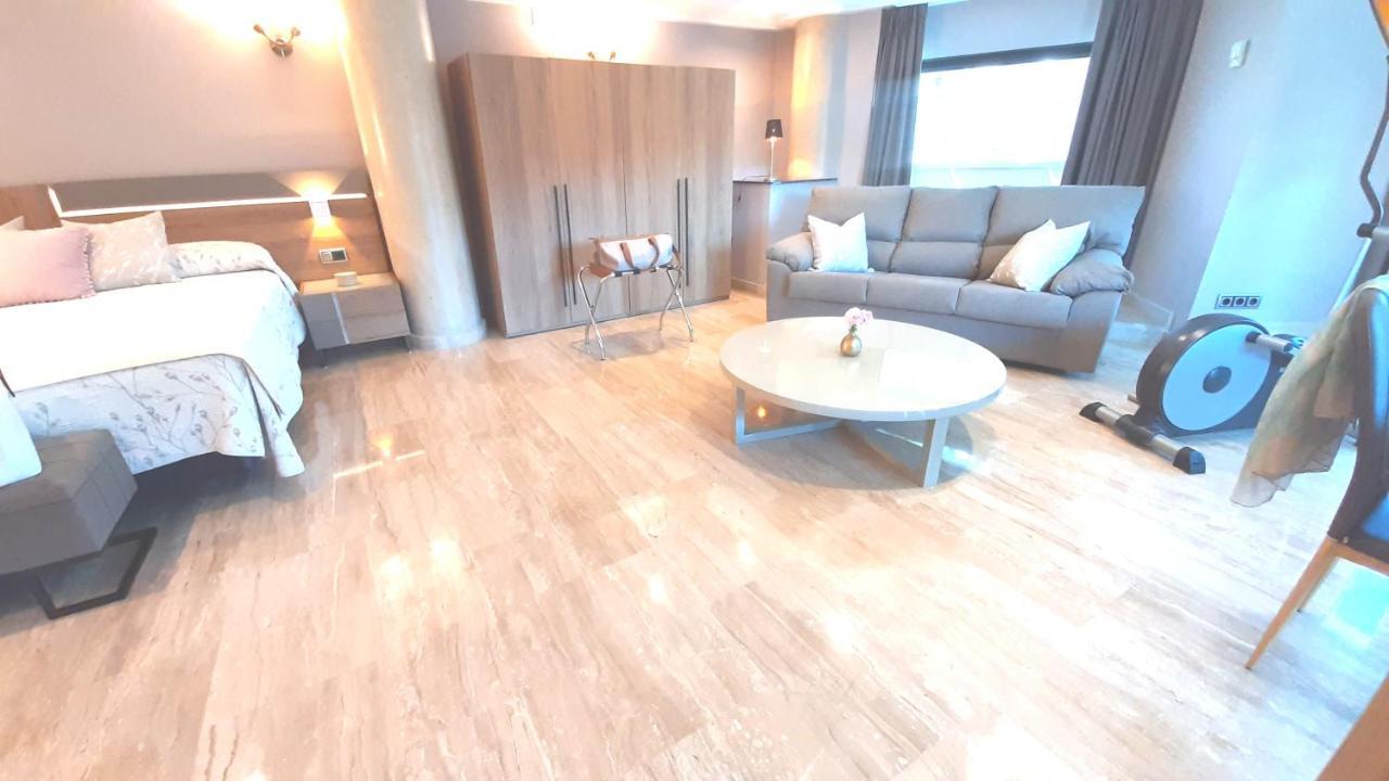 Nueva Plaza Hotel 3*