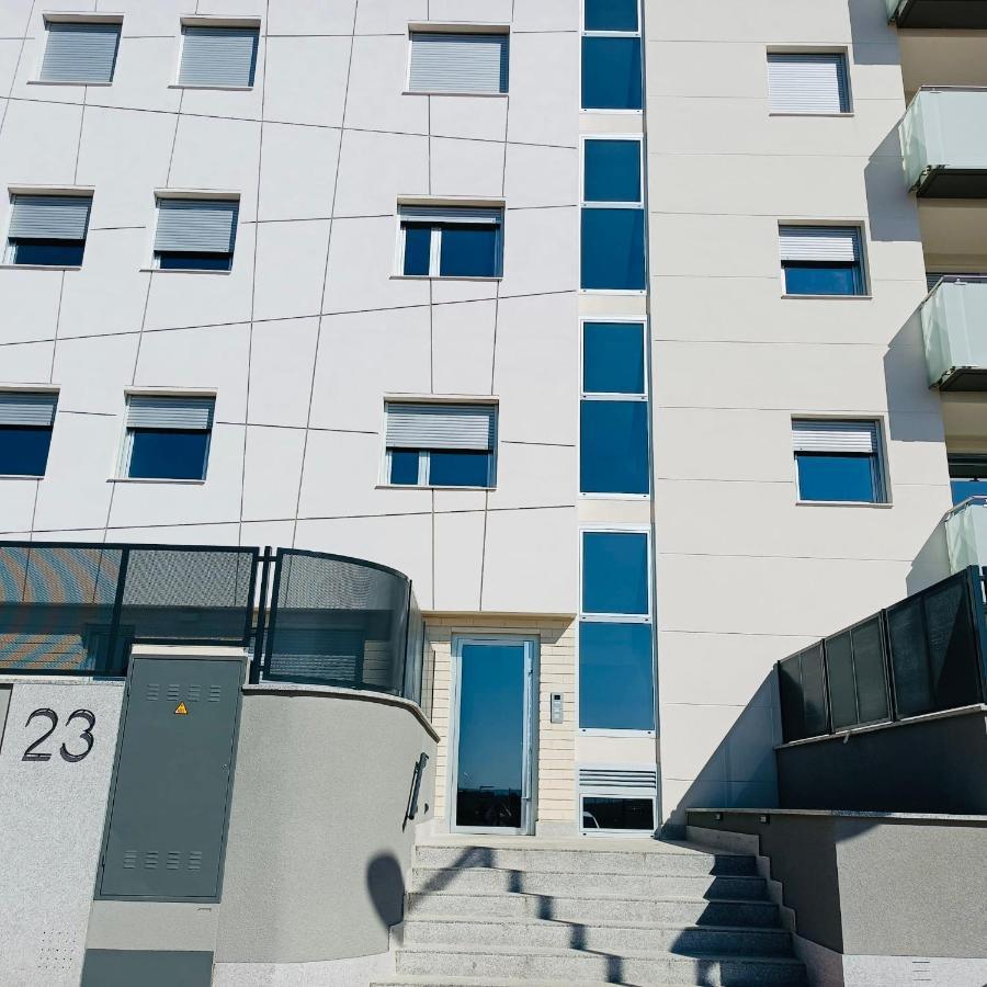 Precioso En Con Terraza,piscina,parque Infantil Y Parking Monzón