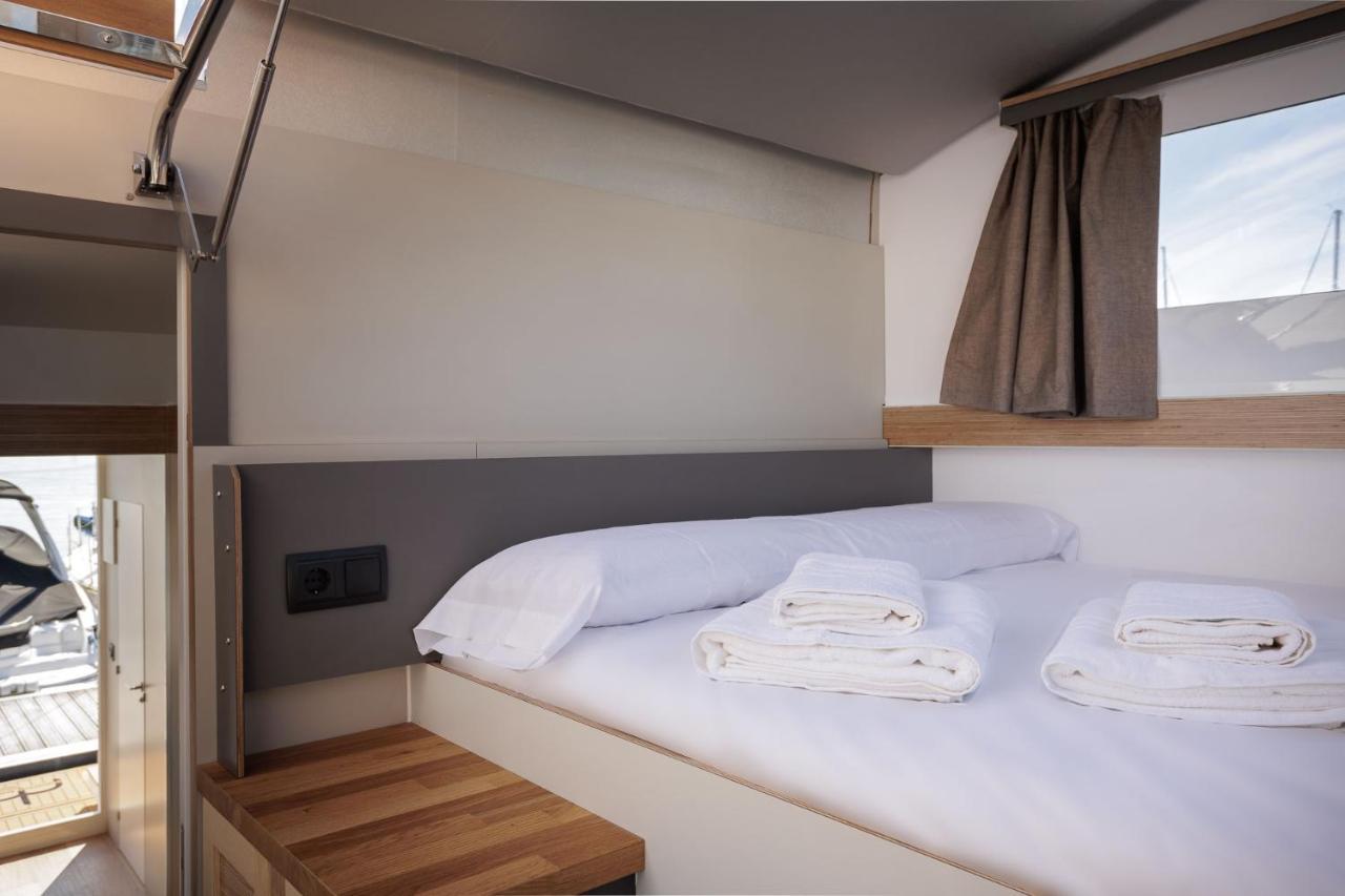 Hotel en barco Barco-apartamento Atlantis Sanxenxo