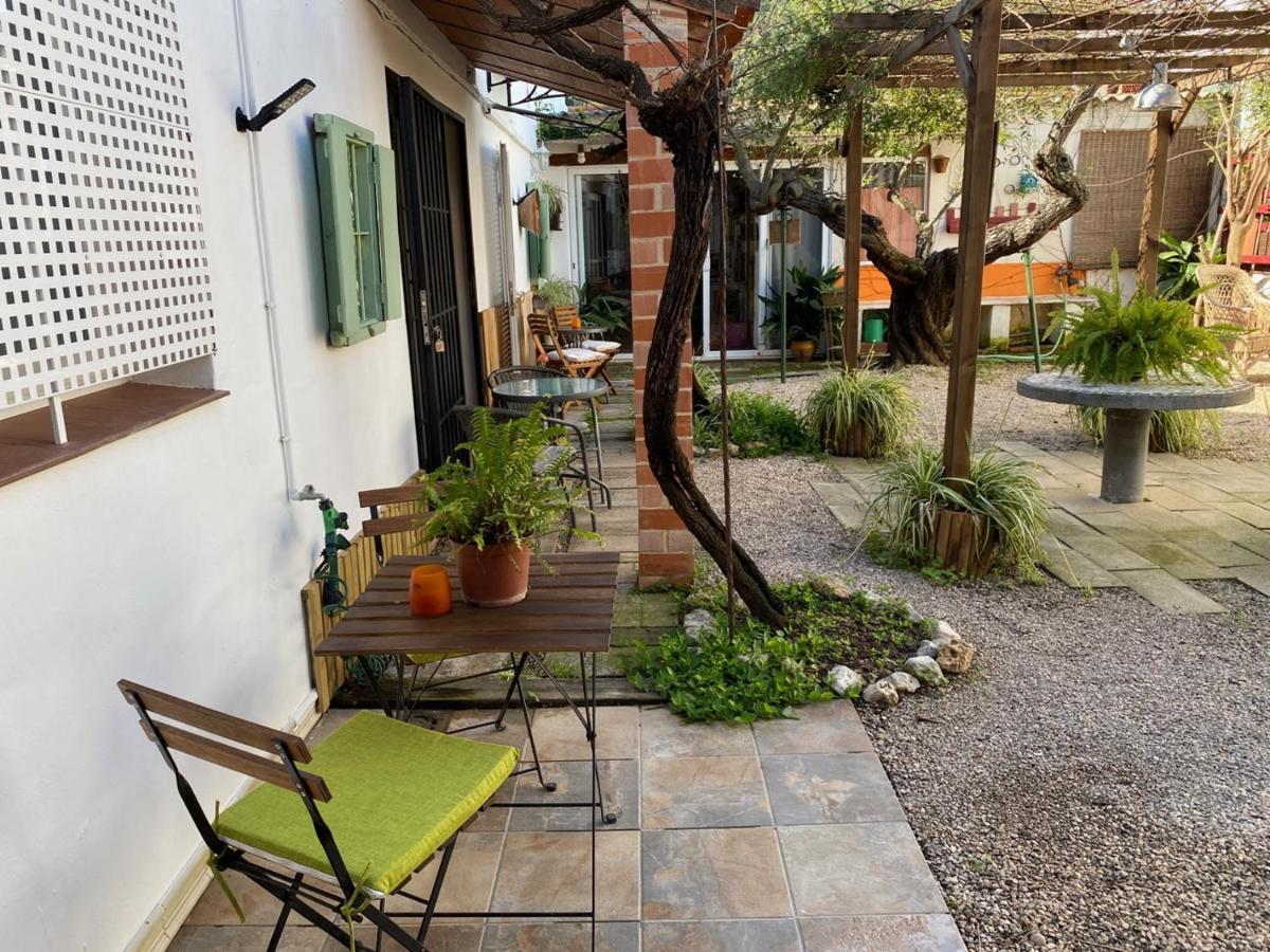 La De Carlos Apartment
