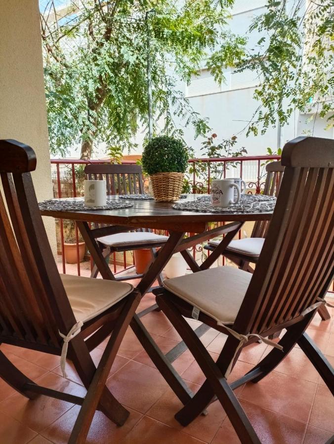 Les Palmeres Centre Apartment
